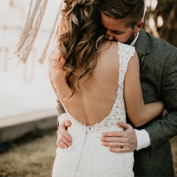 Wedding Dress - Picture 2 of 8